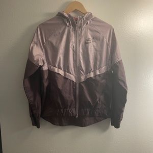 Nike Running Windbreaker Size Medium